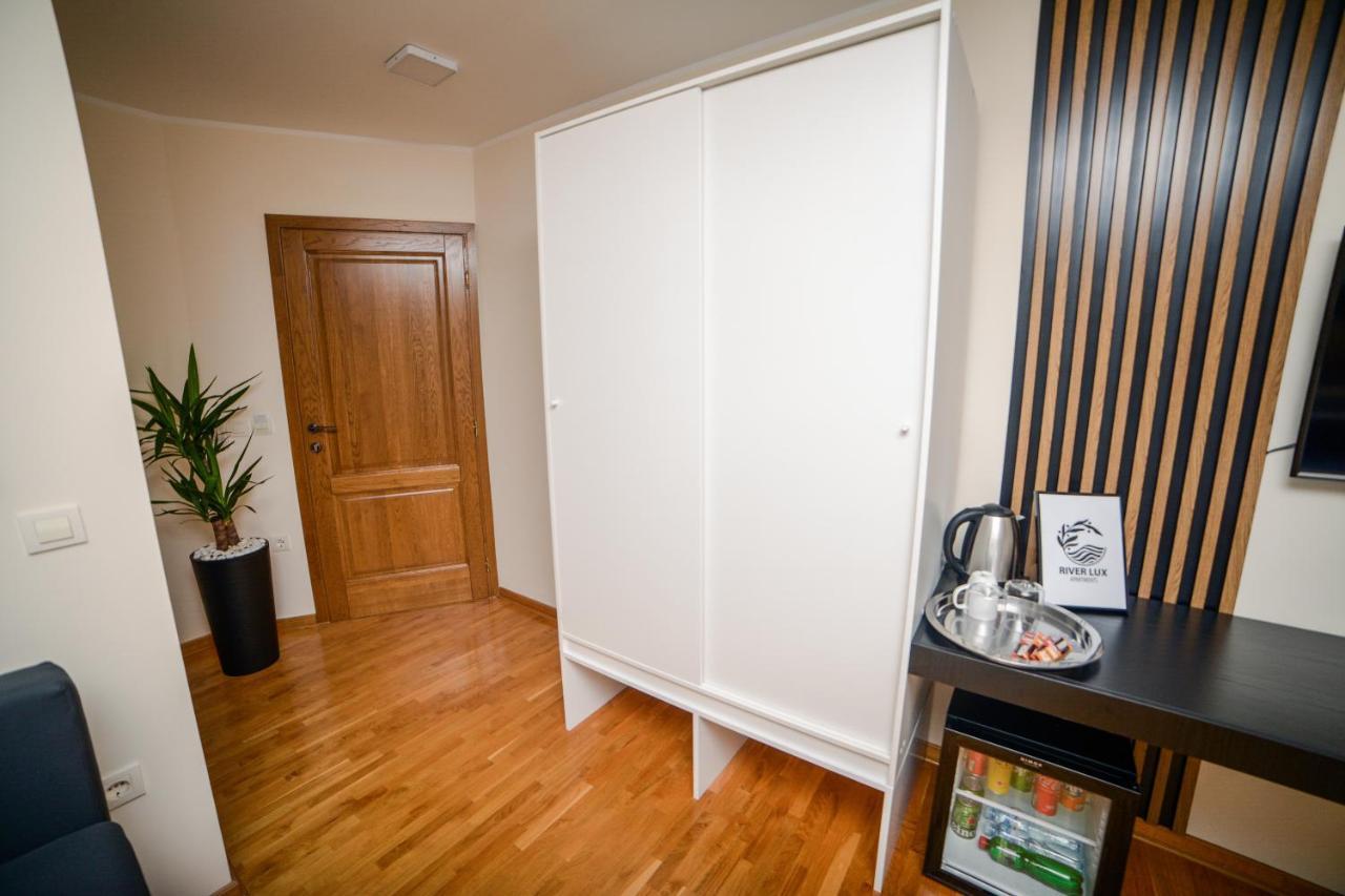 Mini Hotel Riverlux Apartments Bačka Palanka Esterno foto