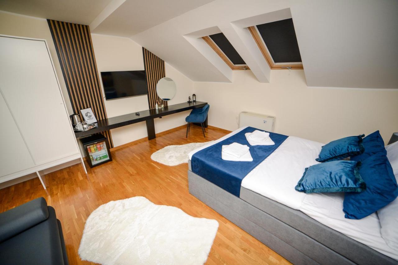 Mini Hotel Riverlux Apartments Bačka Palanka Esterno foto
