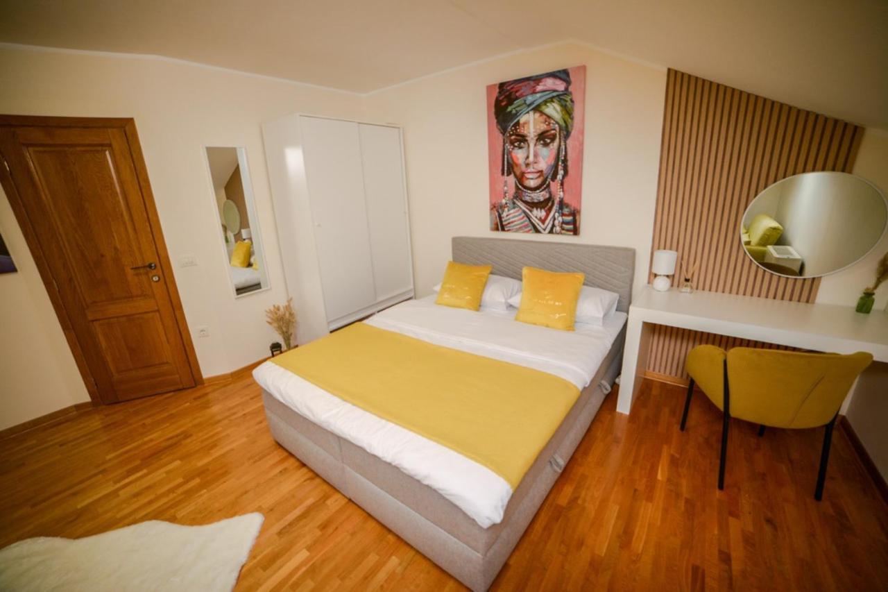 Mini Hotel Riverlux Apartments Bačka Palanka Esterno foto