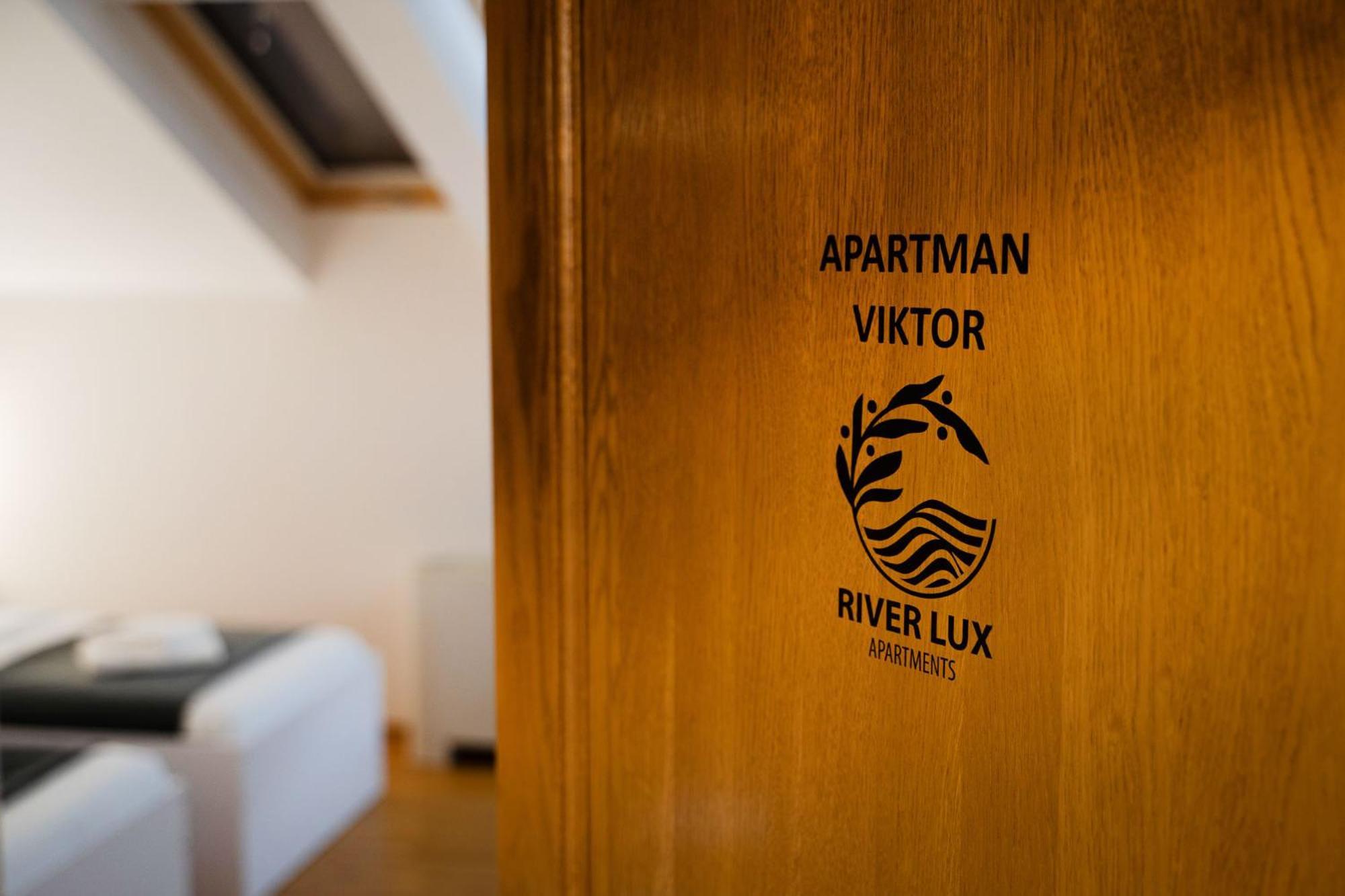 Mini Hotel Riverlux Apartments Bačka Palanka Esterno foto