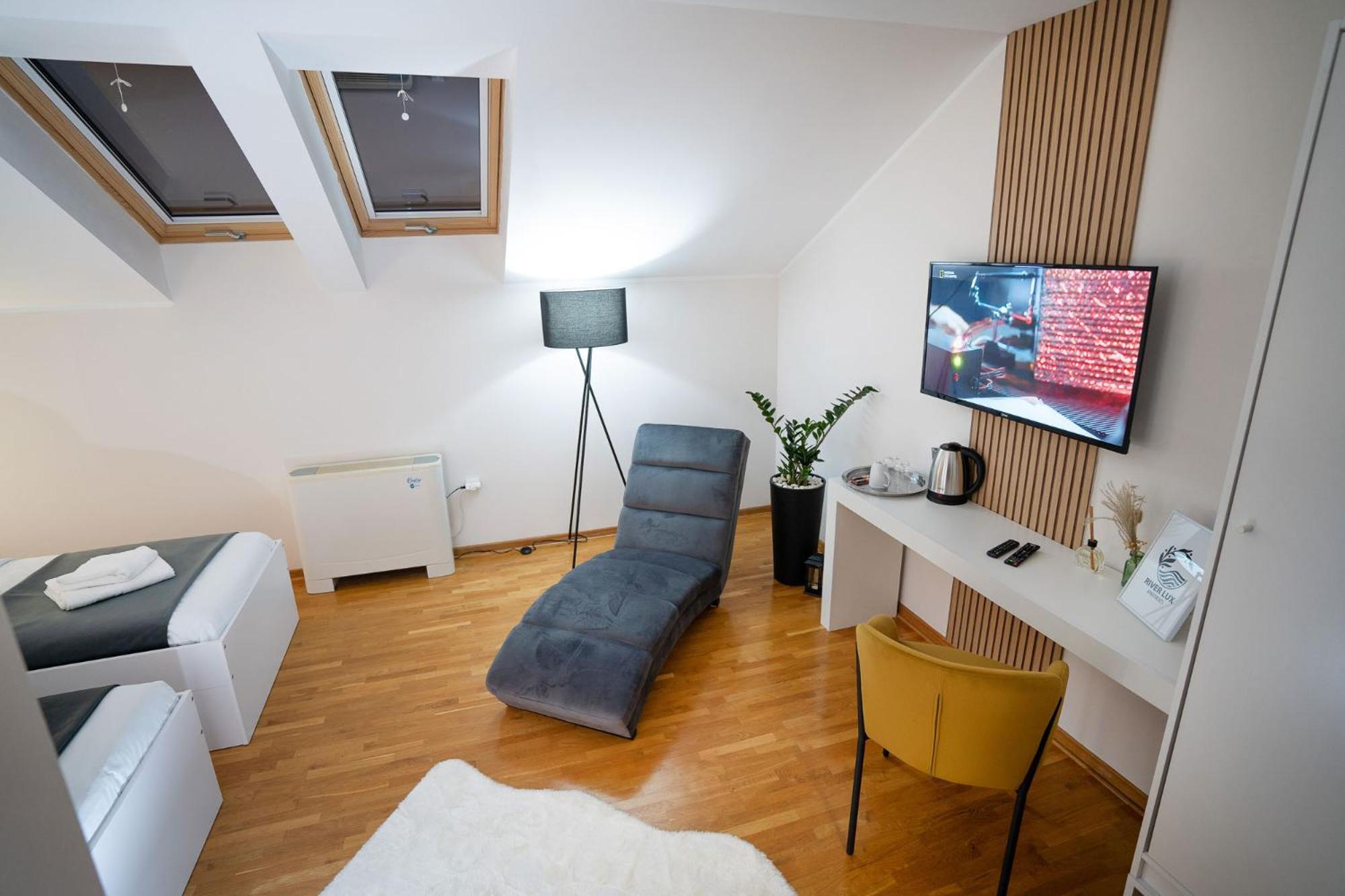 Mini Hotel Riverlux Apartments Bačka Palanka Esterno foto
