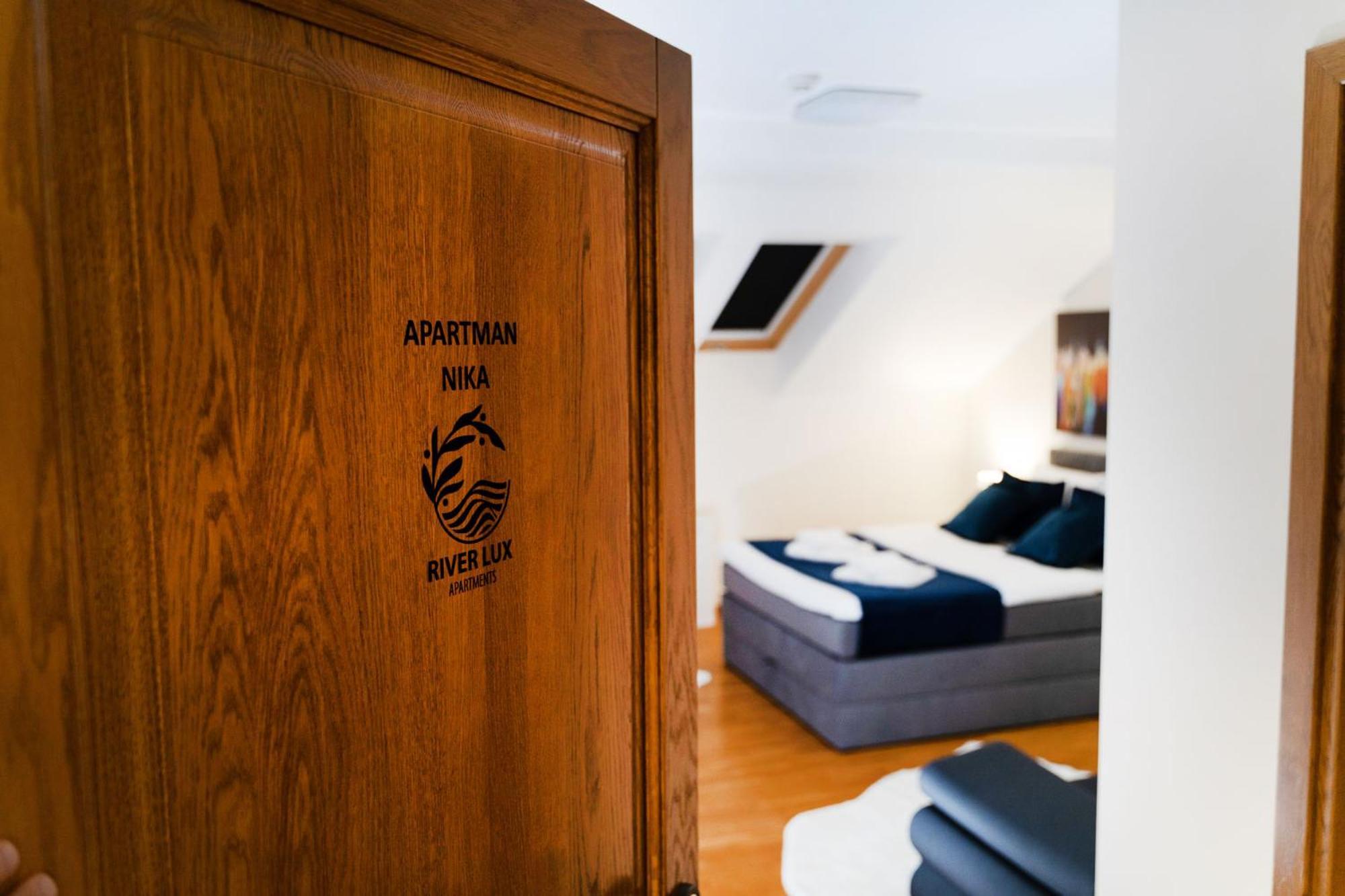 Mini Hotel Riverlux Apartments Bačka Palanka Esterno foto