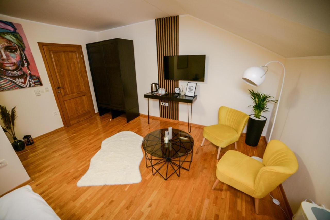 Mini Hotel Riverlux Apartments Bačka Palanka Esterno foto
