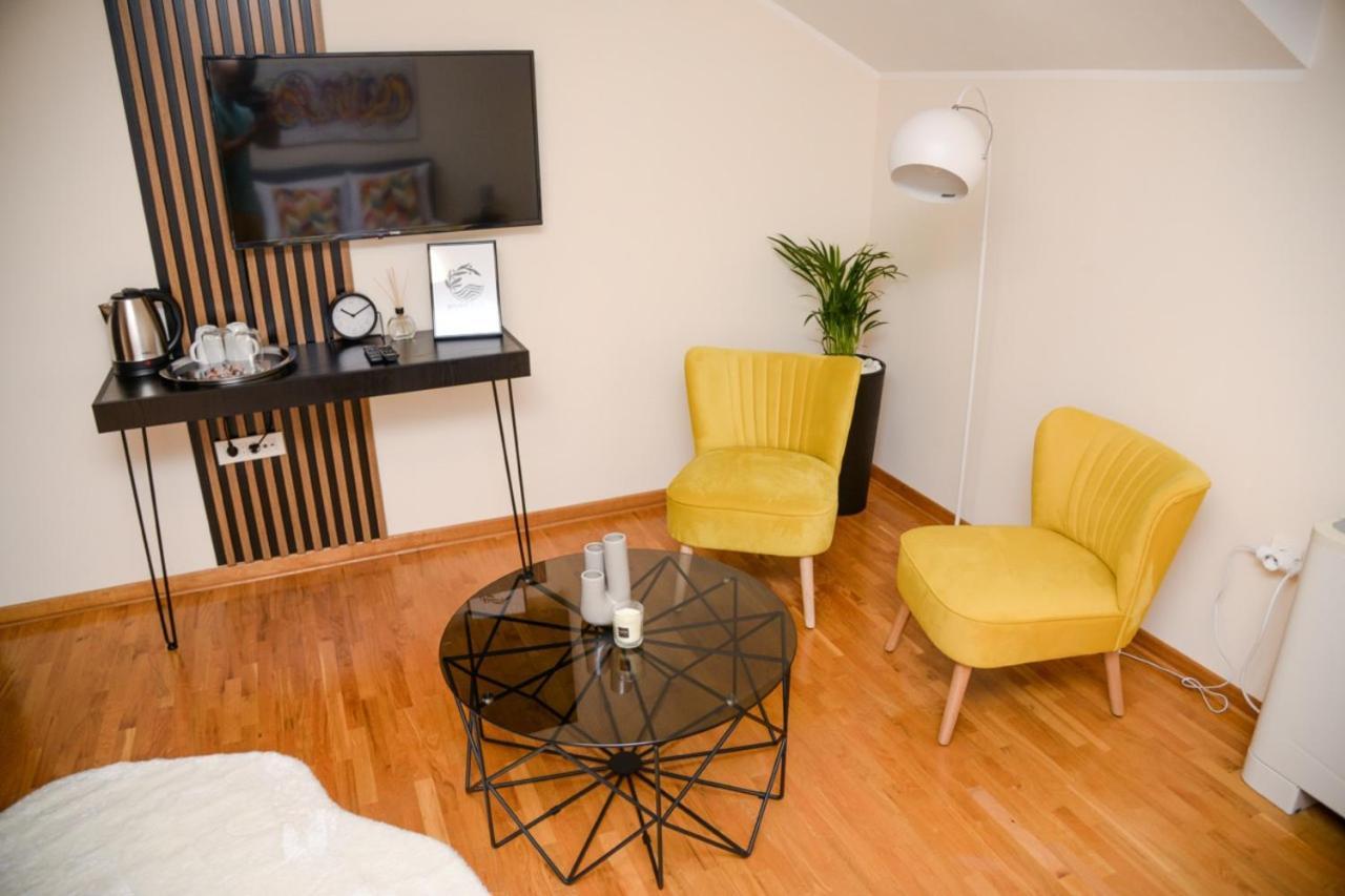 Mini Hotel Riverlux Apartments Bačka Palanka Esterno foto